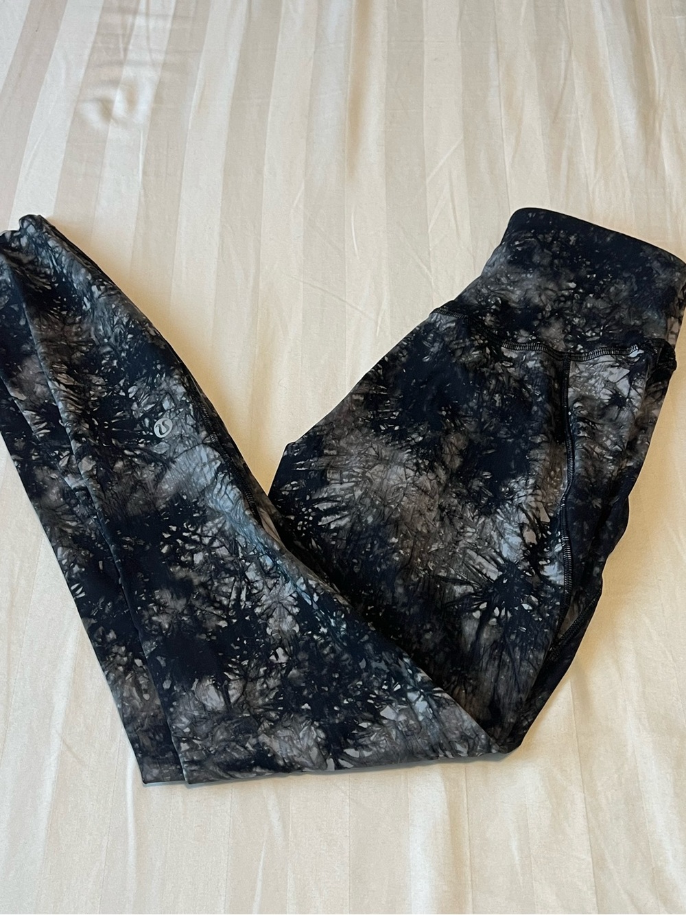 lululemon Base Pace HR Tight 25”